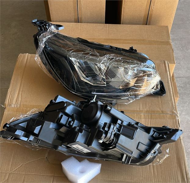 peugeot 208 sağ ön far ledli 2020_ 9833036280